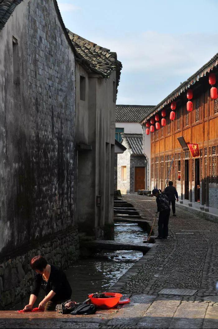 重庆酉阳:彭鑫文学评论集《新时代重庆儿童文学研究》研讨会举办